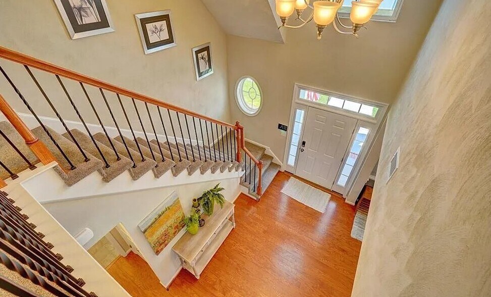 Building Photo - 561 Graphite Trl