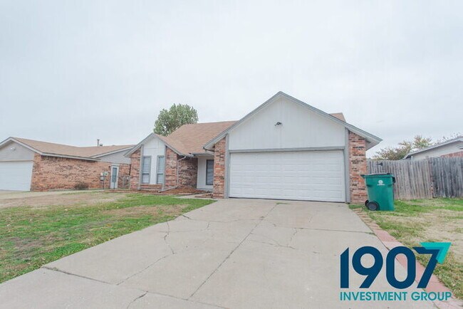 Building Photo - Stunning 3-Bedroom Home with Dramatic Vaulted Ceilings and Loft in OKC!
