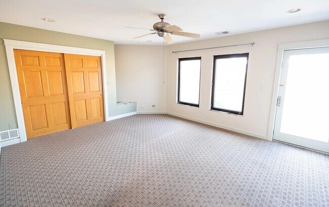 Building Photo - 1607 Simpson St
