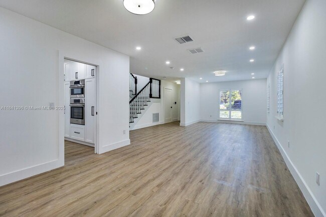 Building Photo - 1251 Campo Sano Ave