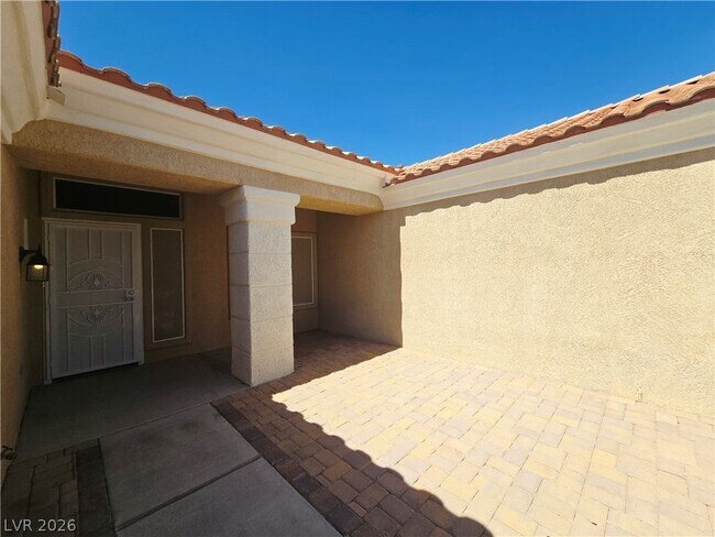 Building Photo - 10309 Longwood Dr