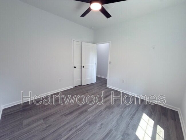 Building Photo - 212 Lincolnshire Blvd