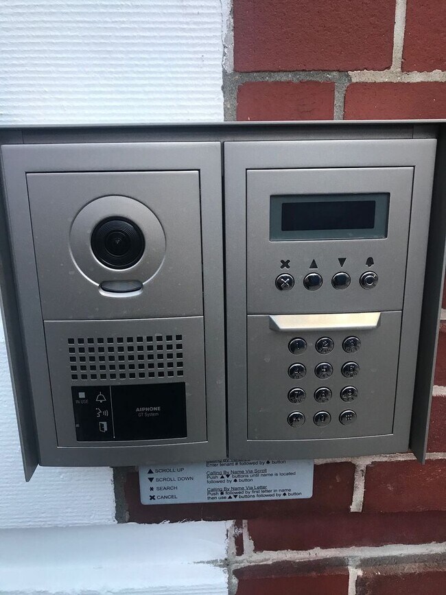Building Photo - CHELSEA/BOSTON WHY PAY BIG BUILDING RATES!...