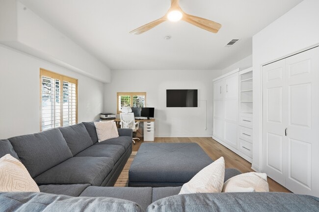 Building Photo - 125 S Juanita Ave