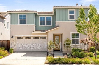 Building Photo - 2428 Periwinkle Pl