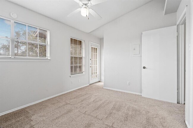 Building Photo - 1848 River Crossing Cir