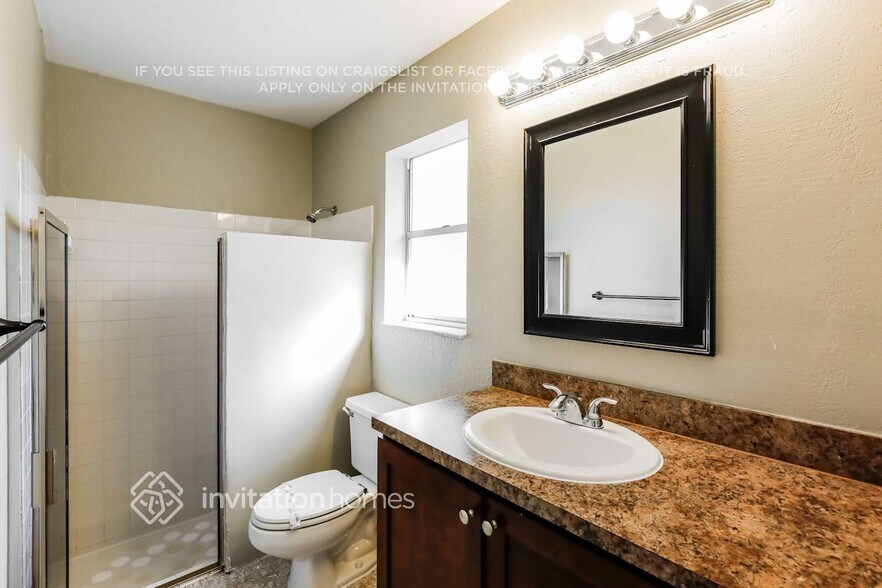 Building Photo - 10274 Ramblewood Dr