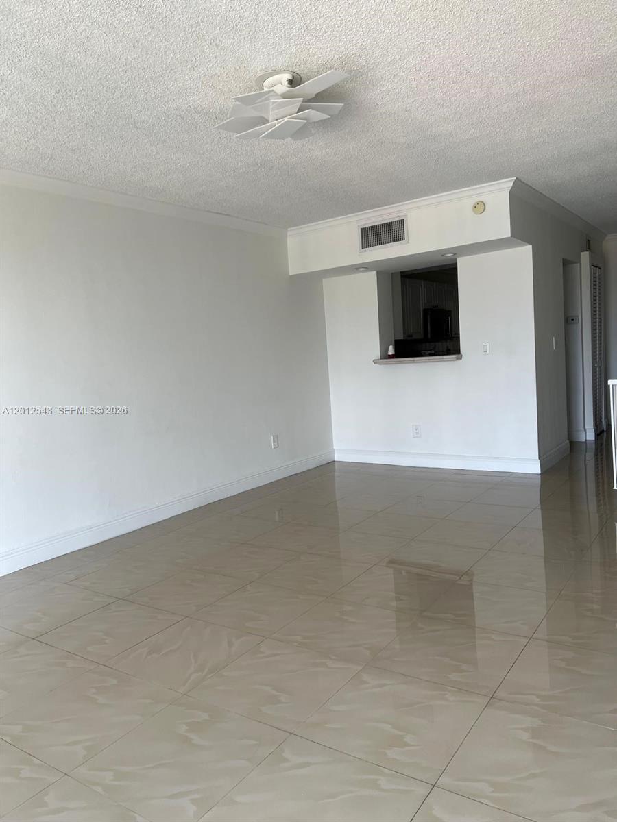 Building Photo - 9210 Fontainebleau Blvd