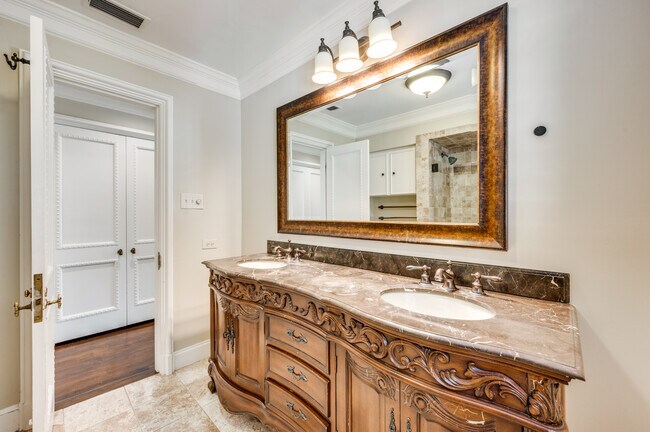 Building Photo - 4520 Westway Ave