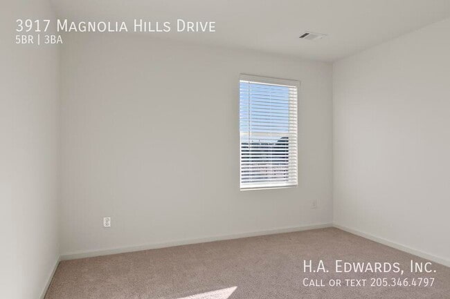 Building Photo - 3917 Magnolia Hls Dr