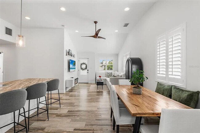 Building Photo - Coastal Luxury Living Just Minutes from Madeira Beach - 3bed | 2 bath