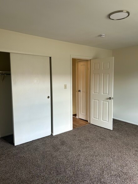 Building Photo - 4677 Tarryton Ct S