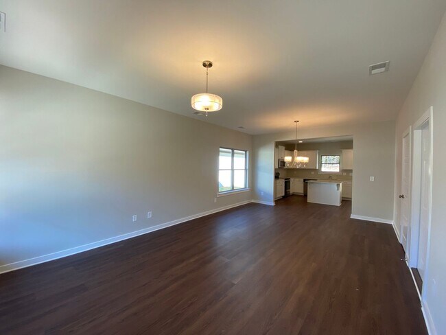 Building Photo - Home for Rent in Pinson, AL!!! Available to View!