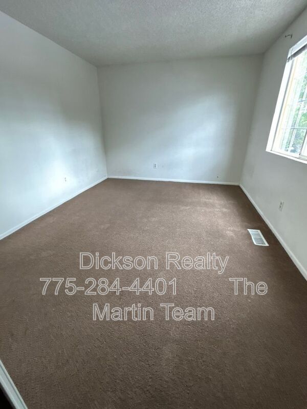 Building Photo - 306 E Quail St