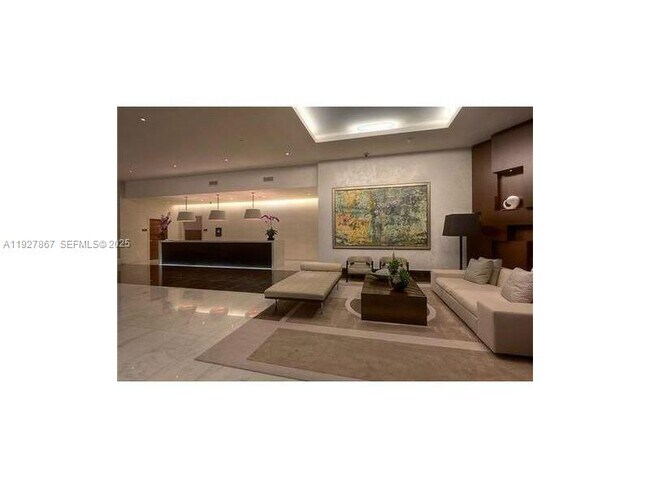 Building Photo - 200 Biscayne Blvd Way