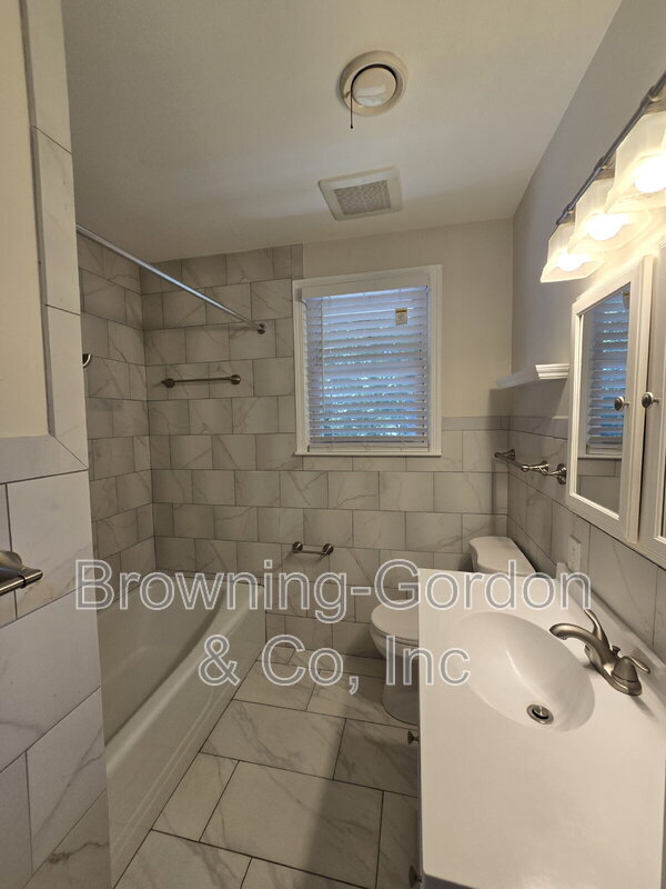 Building Photo - 927 Neuhoff Ln