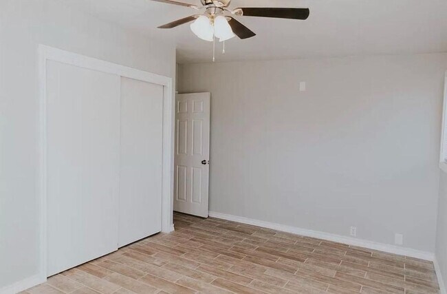 Building Photo - Charming 3/2/1 Home on a Quiet Cul-de-Sac