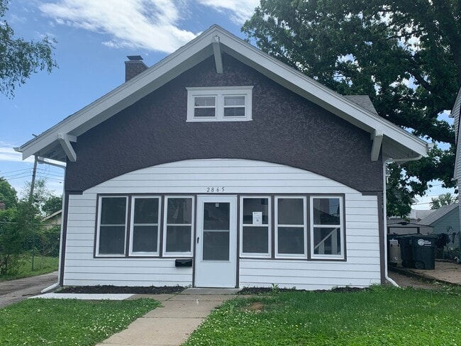 Building Photo - Spacious Updated Minne Lusa 3BR with Lots ...