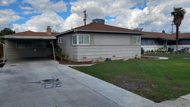 Building Photo - 2204 Bradley Ave