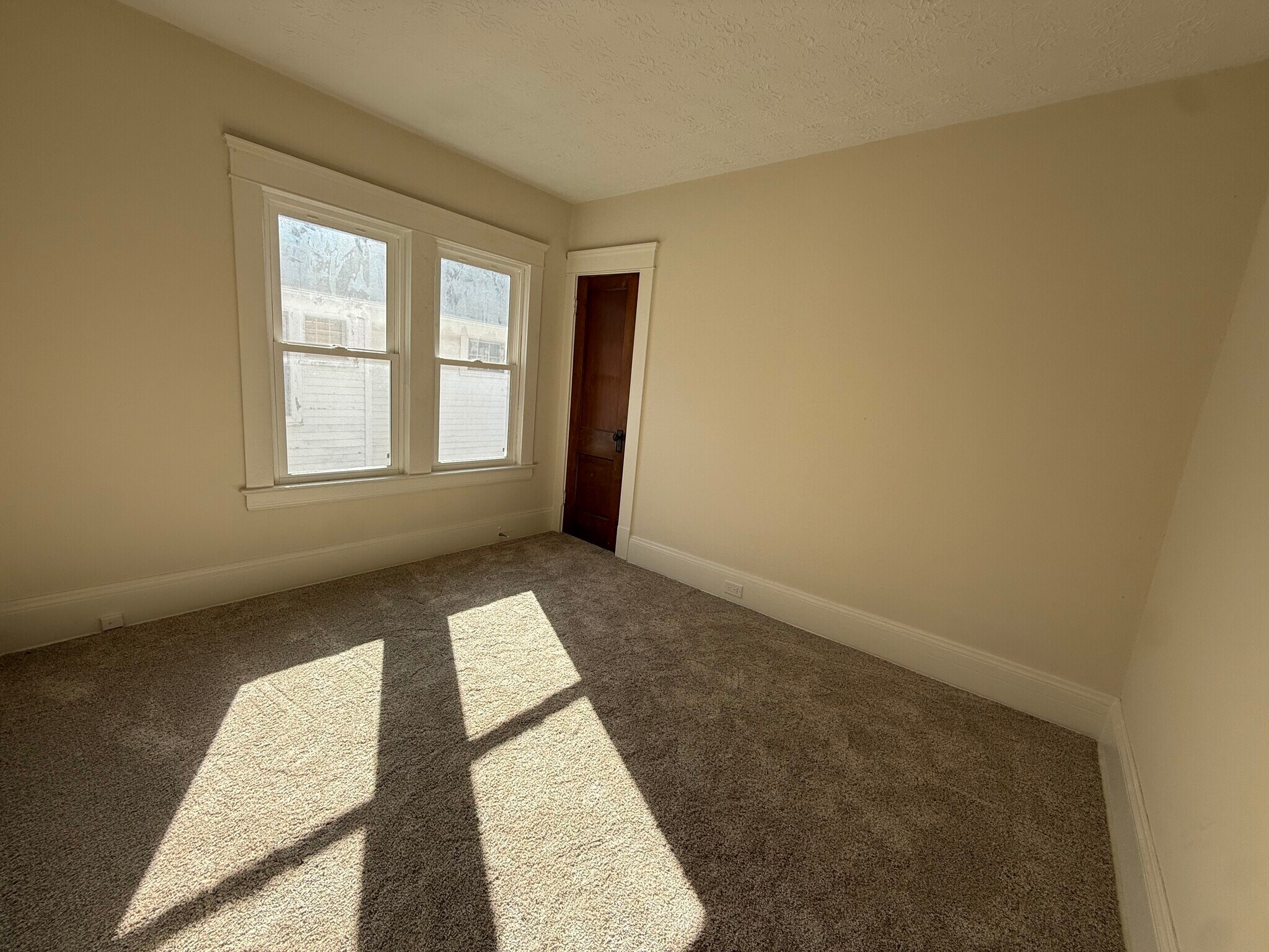 Building Photo - 1317 W 106th St