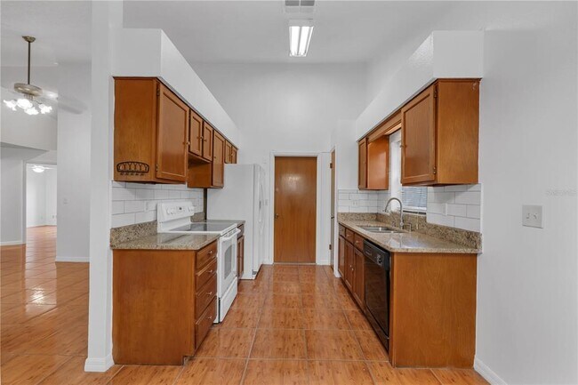 Building Photo - 10851 Log House Rd