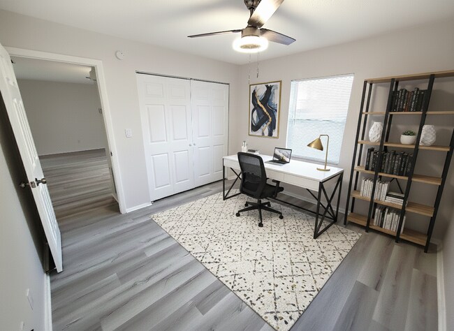 Building Photo - 440 77th Ave N