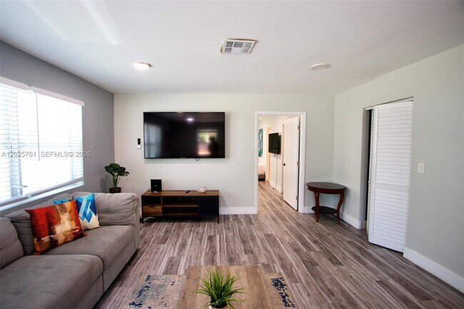 Building Photo - 3981 SW 58th St