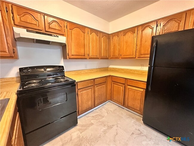 Building Photo - 899 Hillyer St