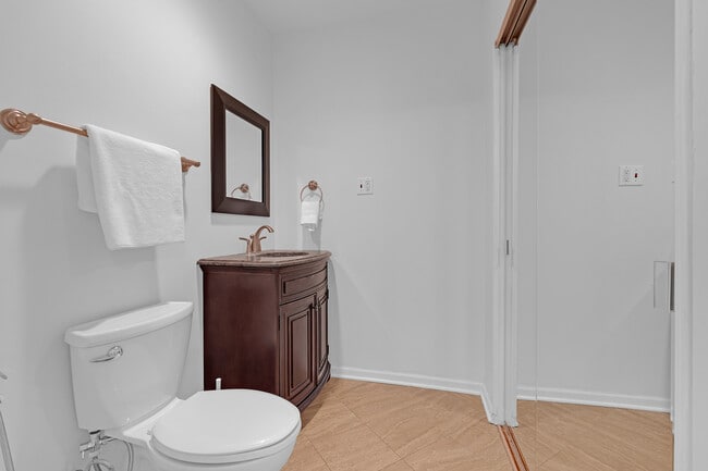 Building Photo - 141 Manchester Ct