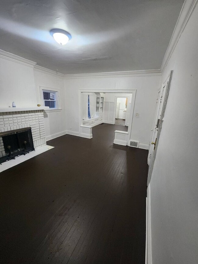 Building Photo - 3318 E 140th St