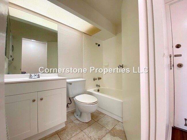 Building Photo - 255 Huali St