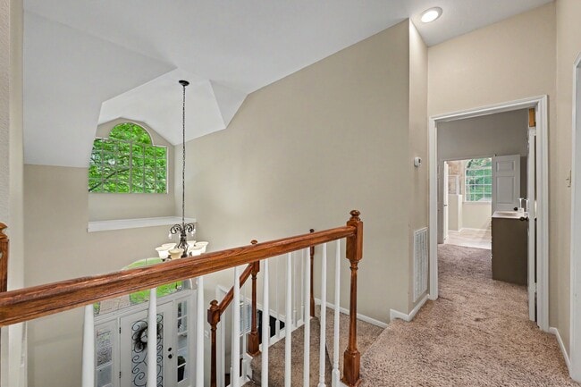 Building Photo - 39 W Trace Creek Dr
