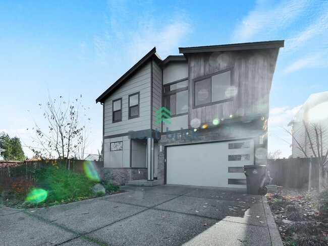 Building Photo - Gorgeous 3 Bed & 2.5 Bath Single Family House For Rent!