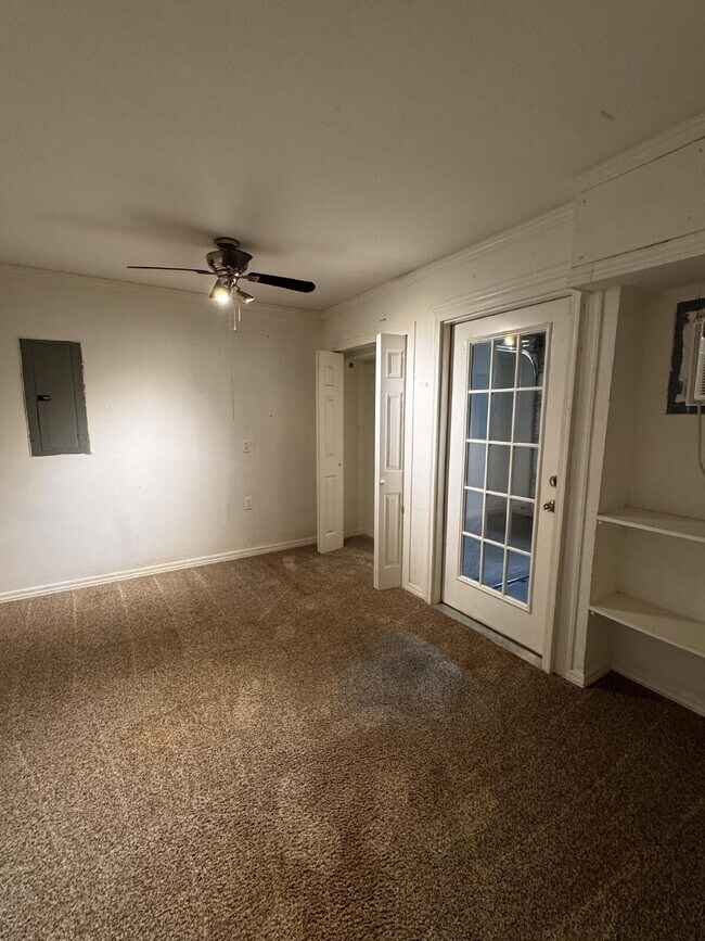 Building Photo - 659 Frances Dr