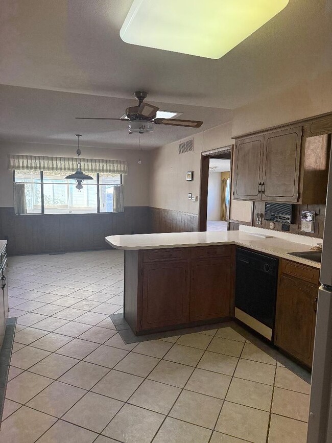 Building Photo - Large Vintage Home Available