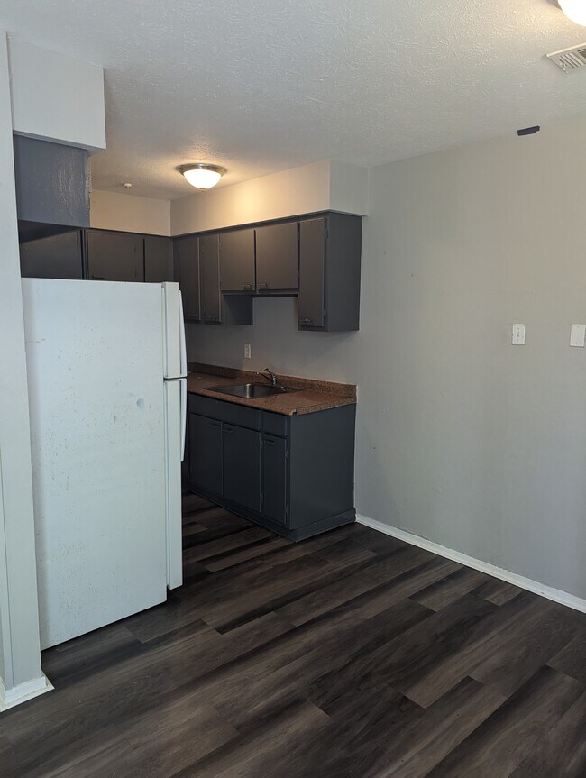 Building Photo - 1 Claremont Pl