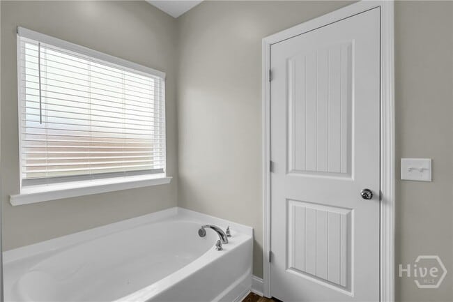 Building Photo - 1039 Meloney Dr