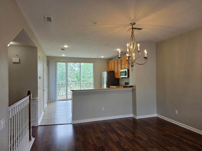 Building Photo - Three Bedroom Townhouse at Vista Cay in Orlando