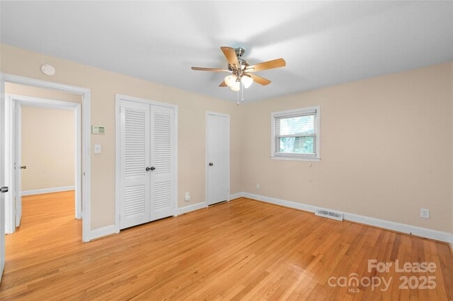 Building Photo - 2200 Collingdale Pl