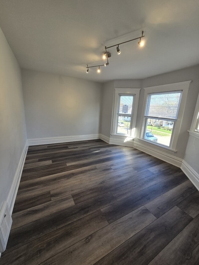 Building Photo - 246 W 14th St