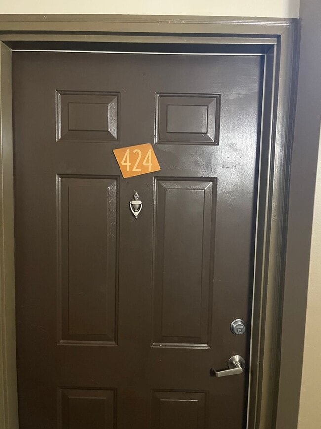 Building Photo - Urban Living at Bristol on Broadway – Walk to Vanderbilt, Studio Unit with Washer/Dryer, Assigned...