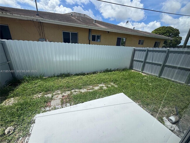 Building Photo - 26514 SW 138th Ave