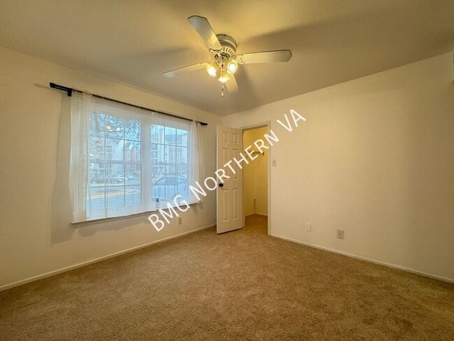 Building Photo - 3305 Wyndham Cir