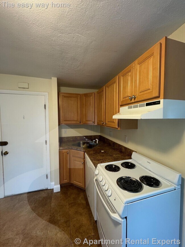 Building Photo - 213 Beacon St