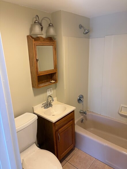 Building Photo - 53 N Spring St