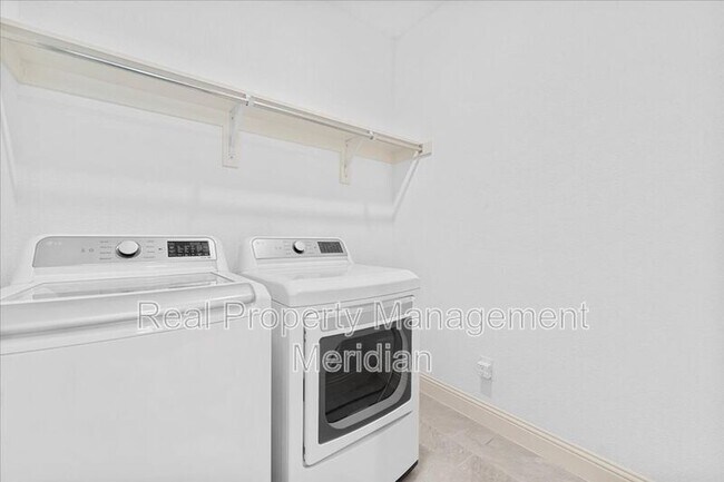 Building Photo - 14928 Belclaire Ave