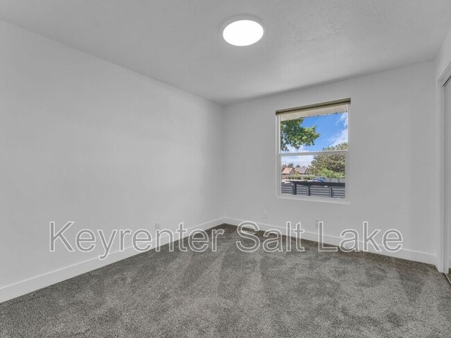 Building Photo - 7726 S 3500 E