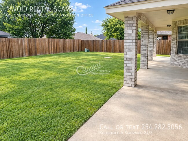Building Photo - 4209 Flamingo Dr