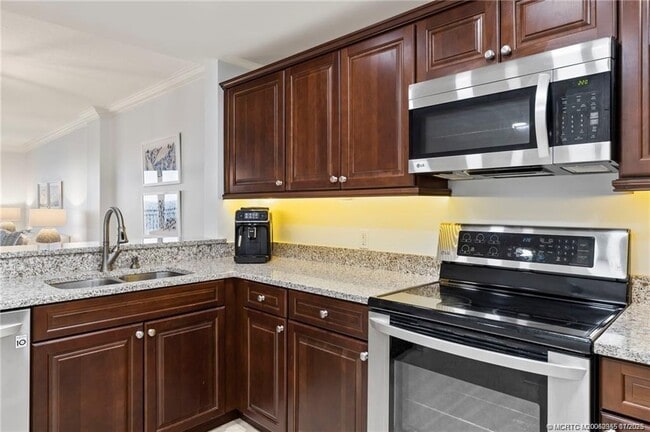 Building Photo - 3702 N Hwy A1A