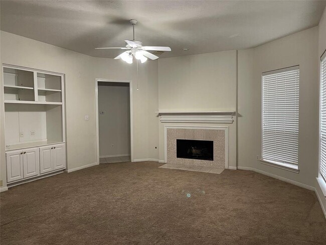 Building Photo - 9410 Creek Vine Dr